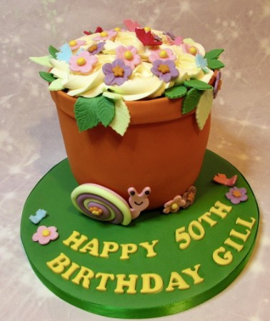 Flower pot gardening cake