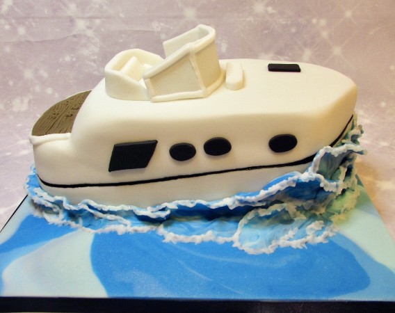 Speedboat cake