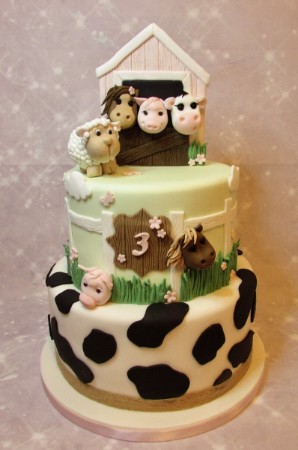 Farmyard themed cake