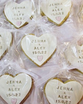Stamped cookie wedding favours
