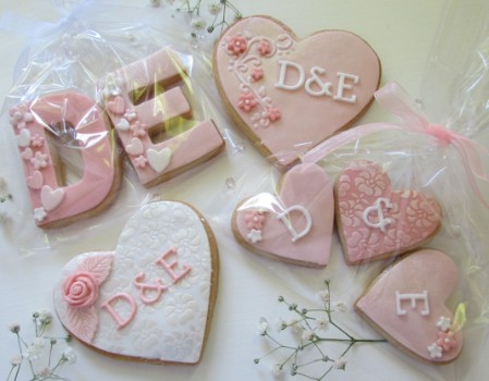 Personalised wedding cookie favours